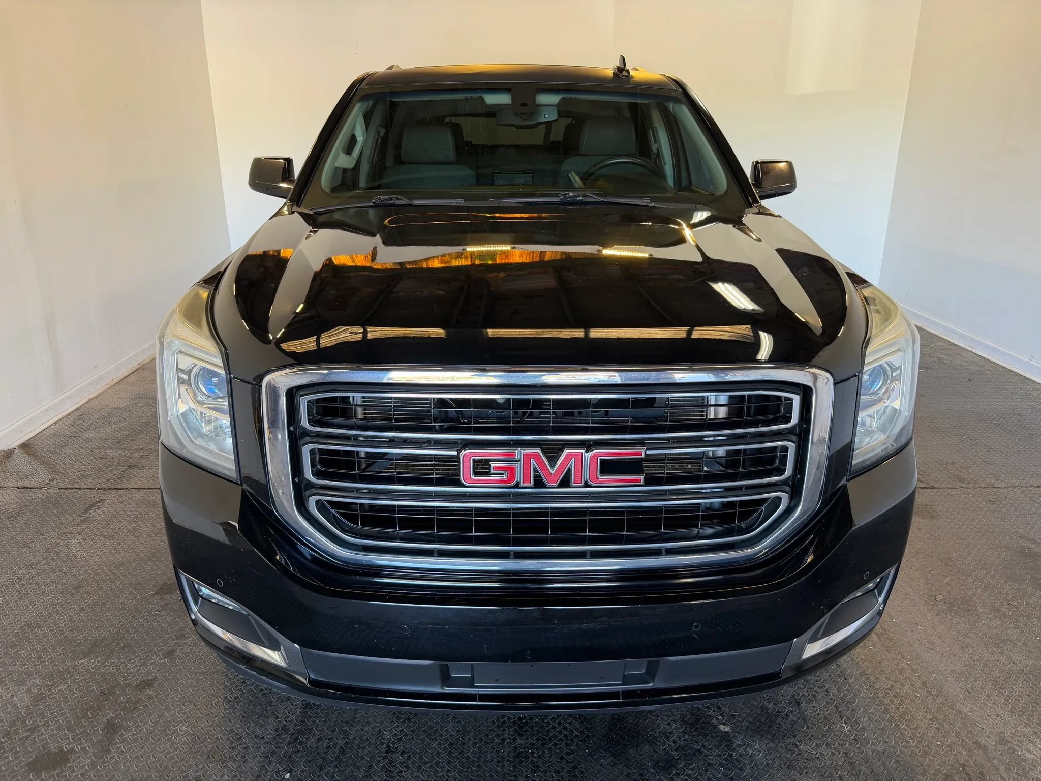 Used 2016 GMC Yukon SLE w/ HD Trailering Package AWD/4WD image 3