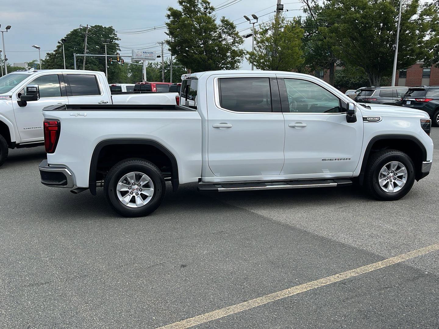 New 2025 GMC Sierra 1500 SLE w/ Preferred Package image 8