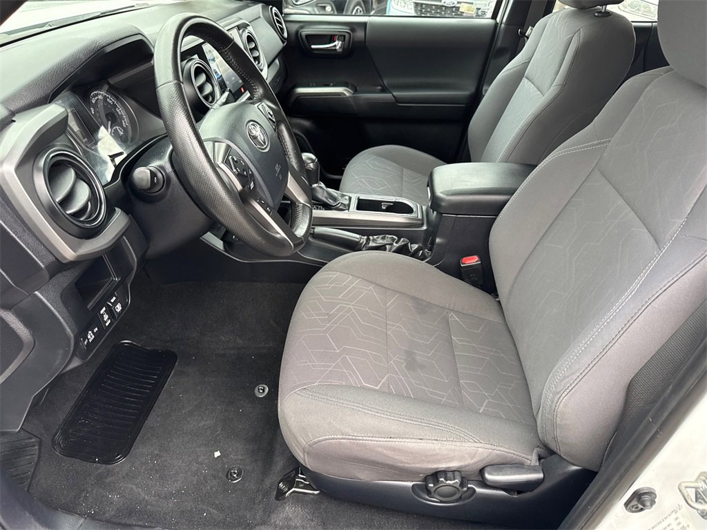 Used 2017 Toyota Tacoma TRD Off-Road image 24