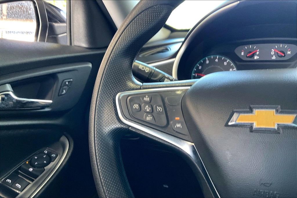 Used 2025 Chevrolet Malibu LT FWD image 8