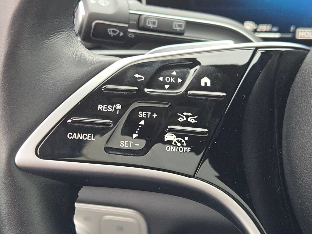 Used 2025 Mercedes-Benz GLS 450 4MATIC image 34