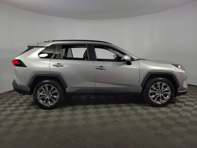 Used 2019 Toyota RAV4 XLE Premium w/ Cold Weather Package FWD image 10