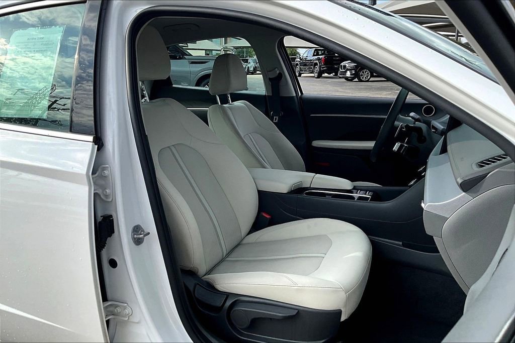 Used 2025 Hyundai Sonata SEL FWD image 9