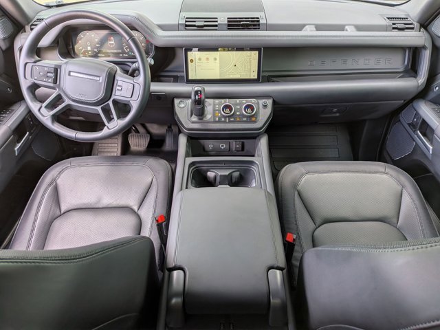 Used 2023 Land Rover Defender 90 X-Dynamic SE image 15