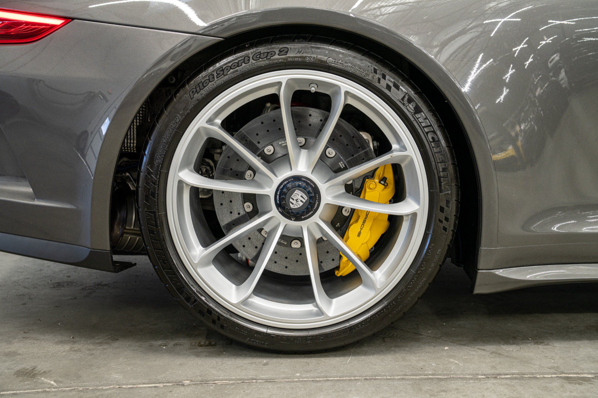 Used 2019 Porsche 911 Speedster RWD image 40