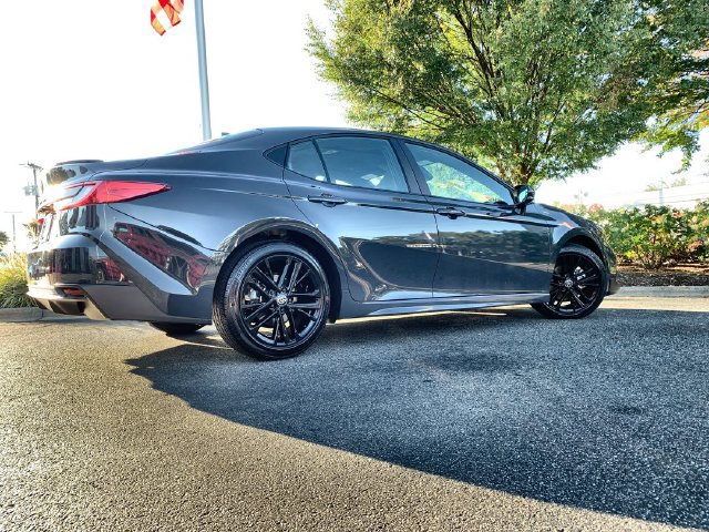 Used 2026 Toyota Camry SE FWD image 9