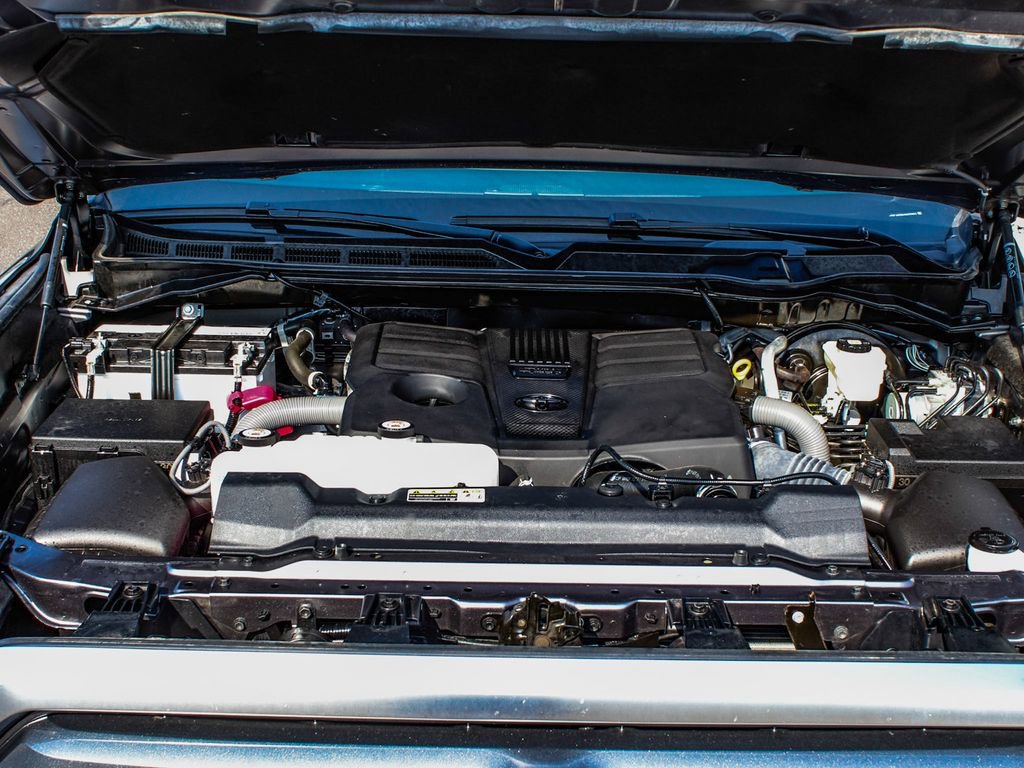 Used 2025 Toyota Tundra Limited AWD/4WD image 41