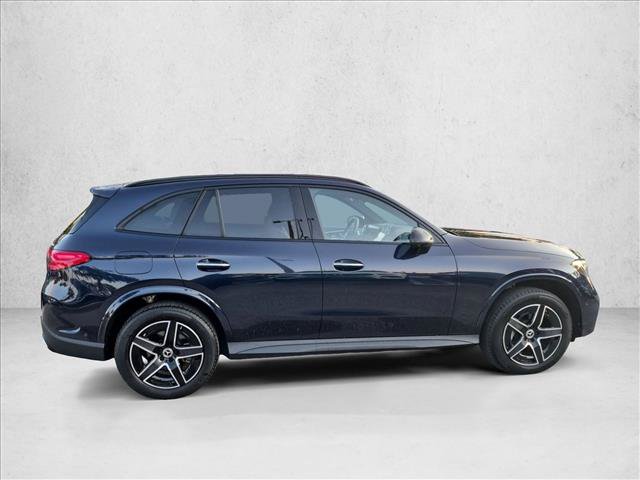 Used 2023 Mercedes-Benz GLC 300 4MATIC image 4