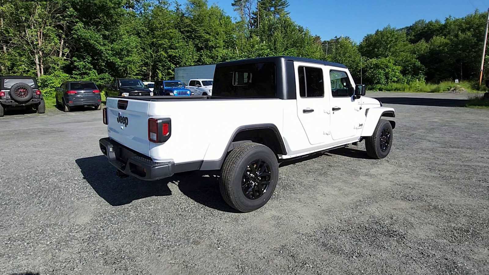 New 2023 Jeep Gladiator Sport image 8