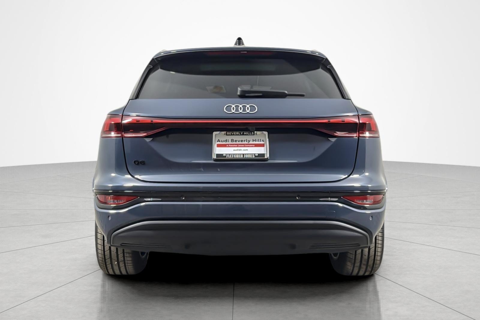 Used 2025 Audi Q6 e-tron Prestige w/ Black Warm Weather Package AWD/4WD image 4