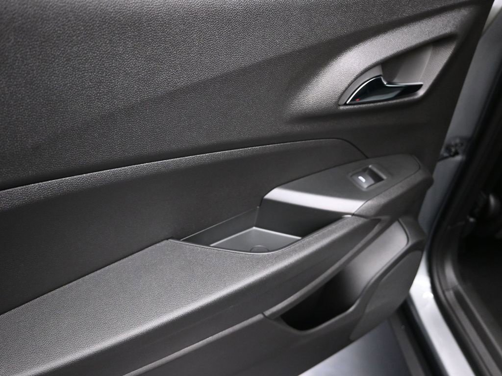 New 2026 Chevrolet Trax LT w/ Driver Confidence Package image 15