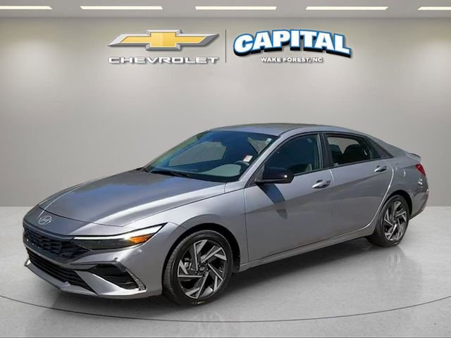 Used 2025 Hyundai Elantra Sport w/ Cargo Package FWD image 1