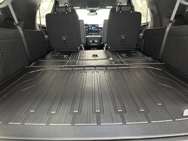 New 2026 GMC Yukon XL AT4 w/ LPO, Floor Liner Package AWD/4WD image 26
