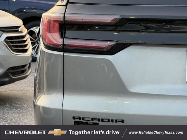 Used 2024 GMC Acadia Elevation w/ Black Edition FWD image 9