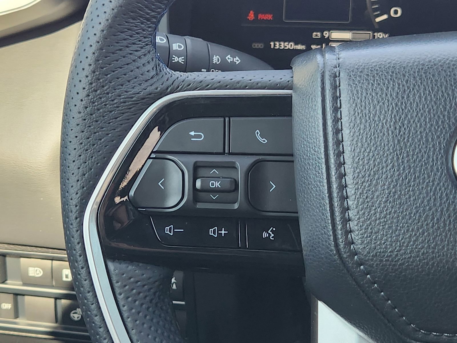 Used 2025 Toyota Tundra Platinum image 33