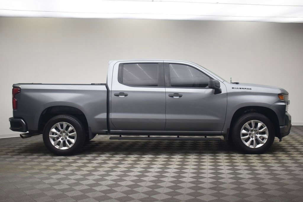 Used 2020 Chevrolet Silverado 1500 Custom w/ Custom Value Package RWD image 11