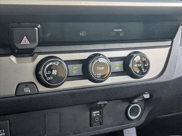 Used 2017 Toyota Tacoma TRD Off-Road image 9