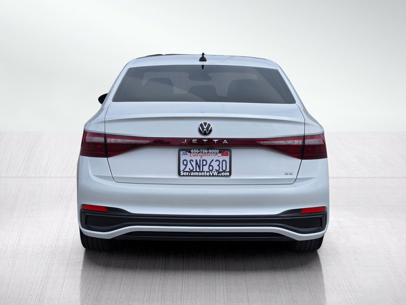 Used 2025 Volkswagen Jetta SE w/ Sunroof Package FWD image 5