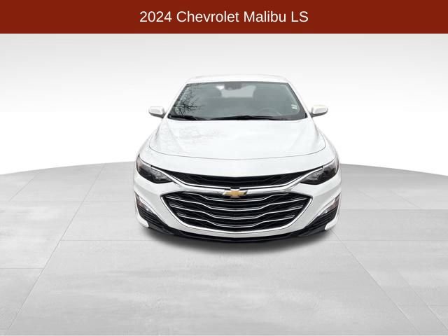 Used 2024 Chevrolet Malibu LS w/ Driver Confidence Package image 2