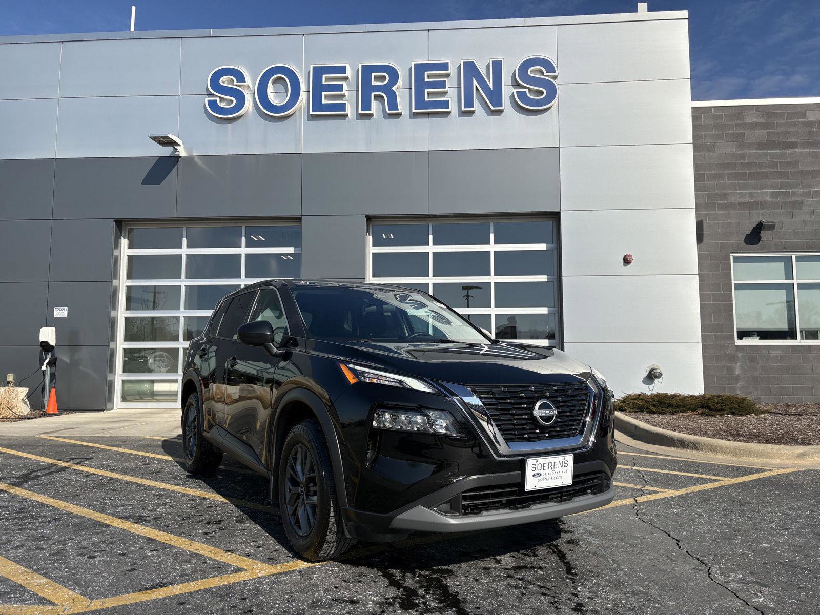 Used 2023 Nissan Rogue S AWD/4WD image 1