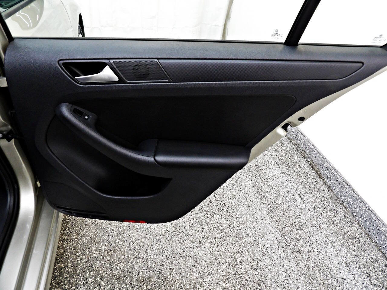 Used 2014 Volkswagen Jetta SE FWD image 12