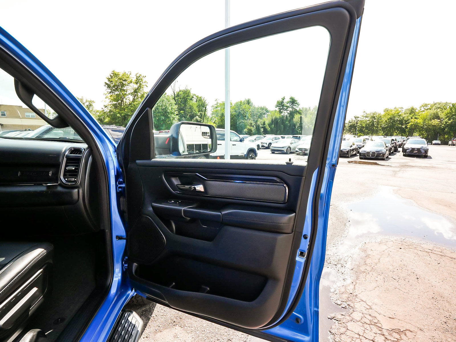 Used 2023 RAM 1500 Big Horn AWD/4WD image 15