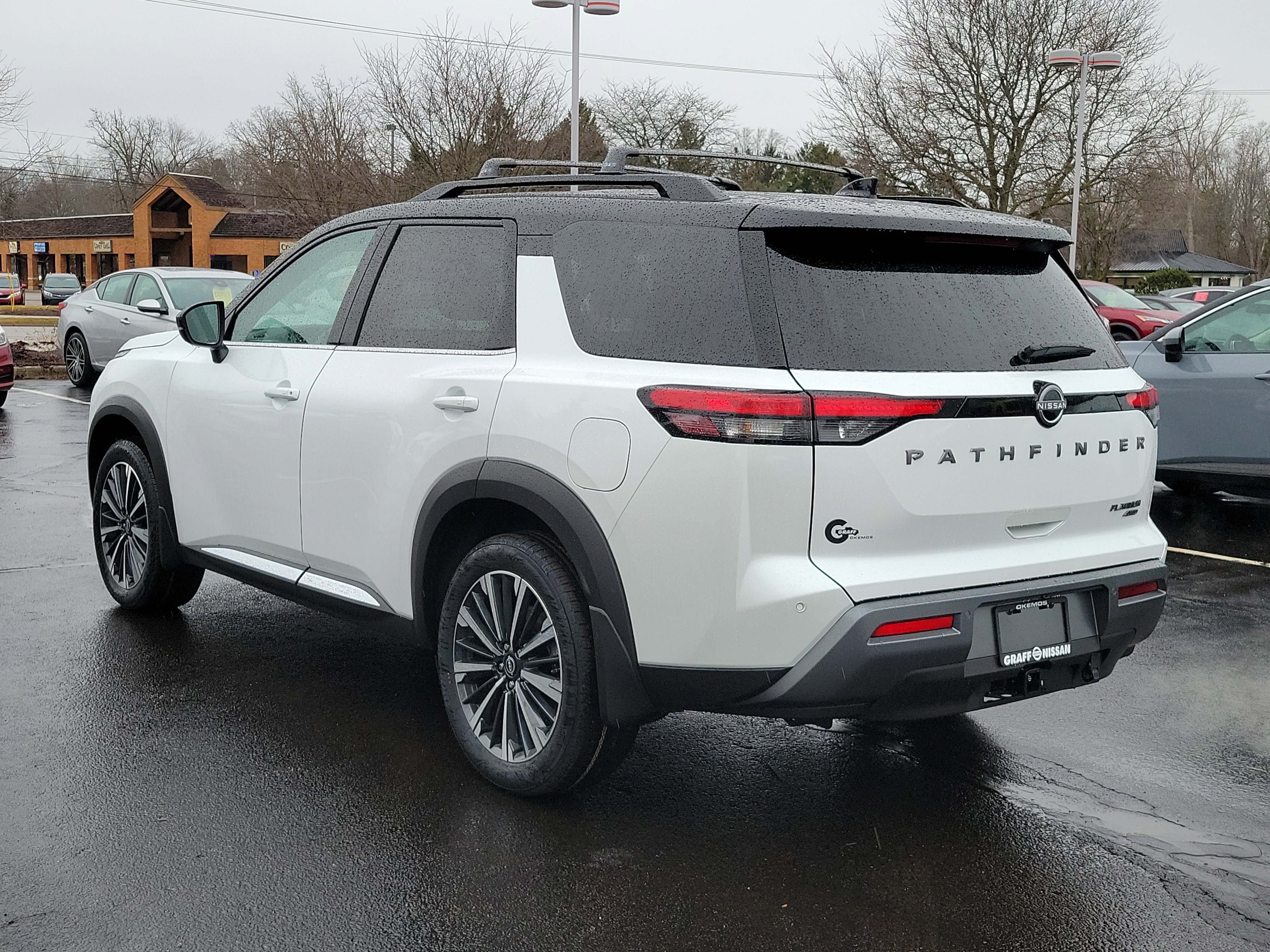 New 2026 Nissan Pathfinder Platinum image 4