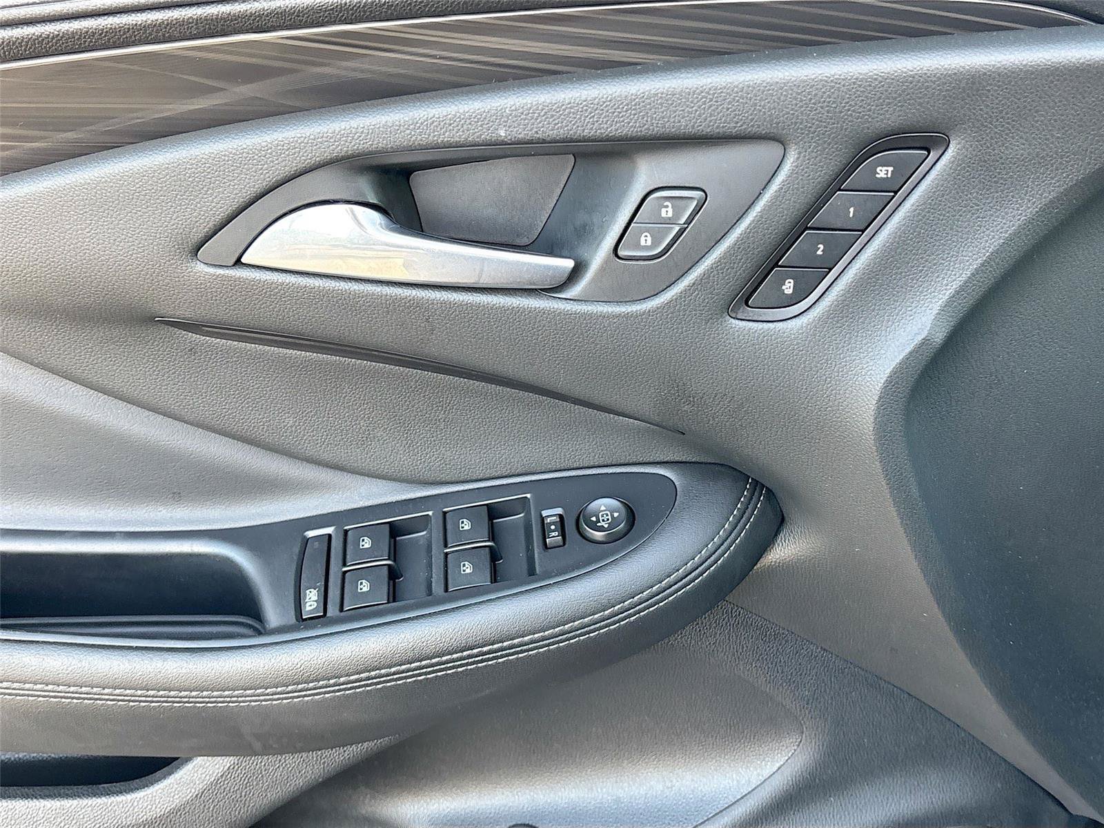 Used 2020 Buick Envision Premium w/ LPO, Active Package AWD/4WD image 18