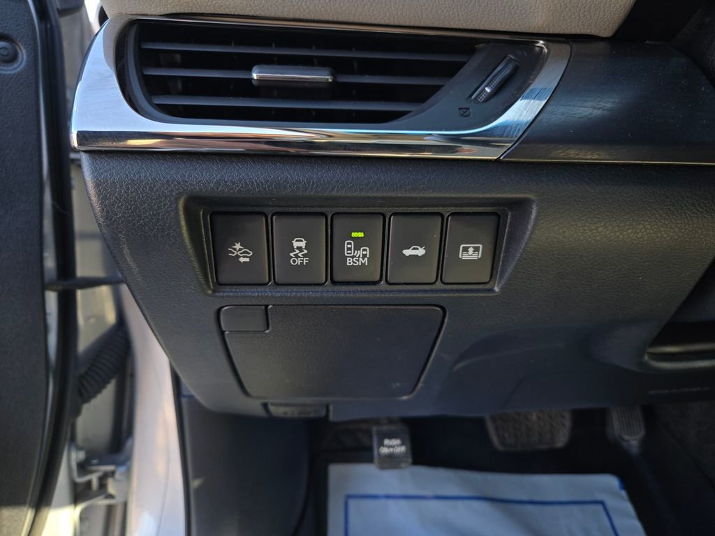 Used 2016 Toyota Avalon Limited image 12