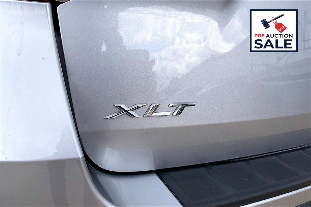 Used 2022 Ford Explorer XLT image 8