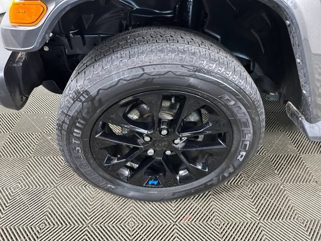 Used 2023 Jeep Wrangler Unlimited Sahara w/ Cold Weather Group AWD/4WD image 9