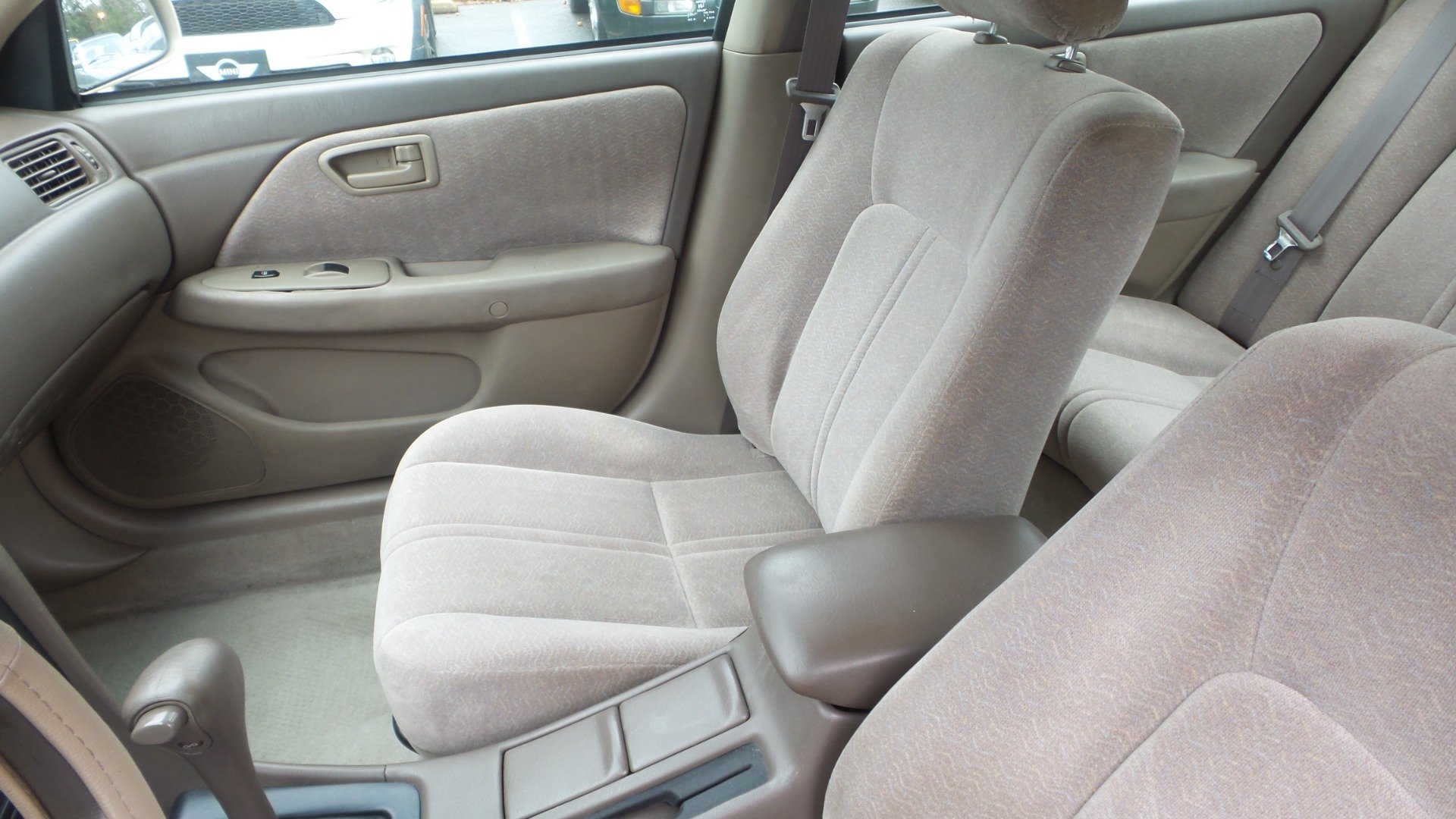 Used 1998 Toyota Camry LE FWD image 17