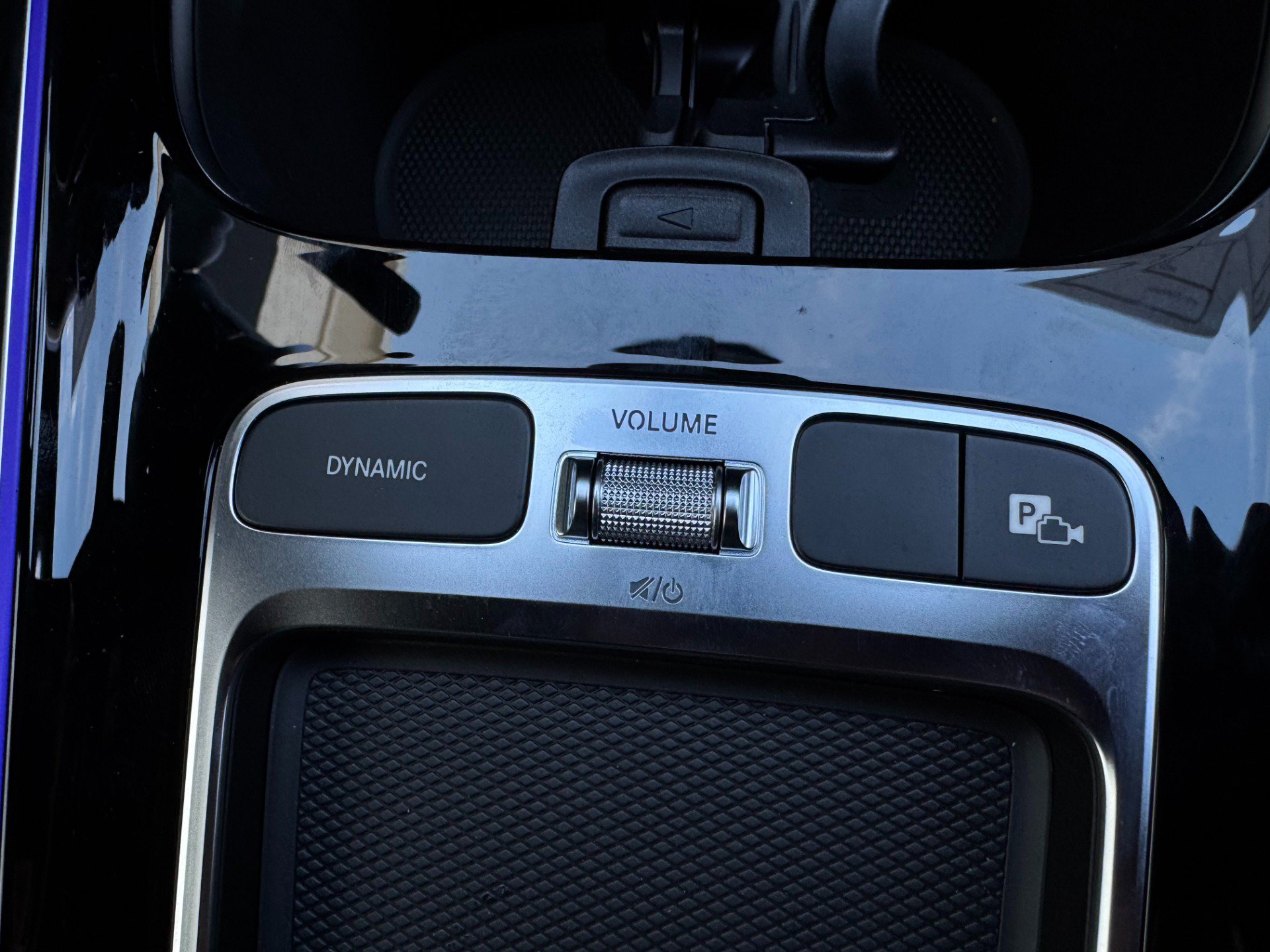 Used 2025 Mercedes-Benz GLB 250 w/ AMG Night Package image 33