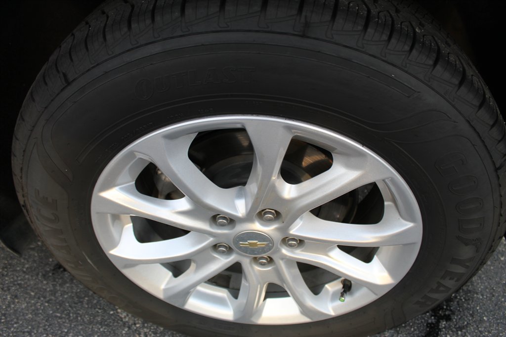 Used 2020 Chevrolet Equinox LT FWD image 17
