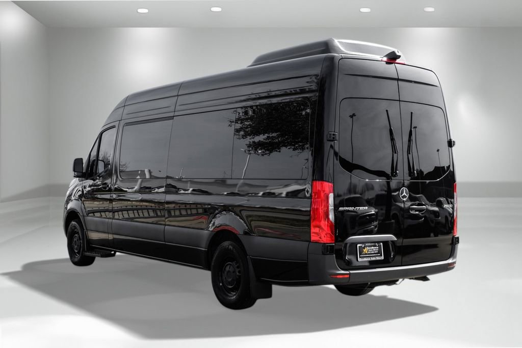 Used 2025 Mercedes-Benz Sprinter 2500 w/ Dashboard Charging Package image 8