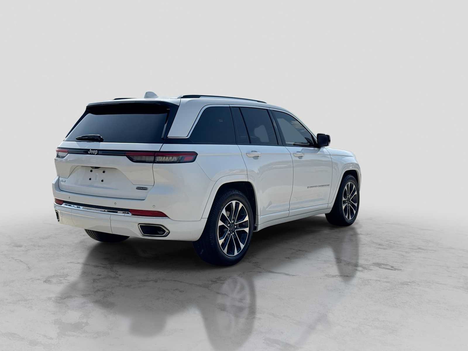 Used 2022 Jeep Grand Cherokee Overland AWD/4WD image 6