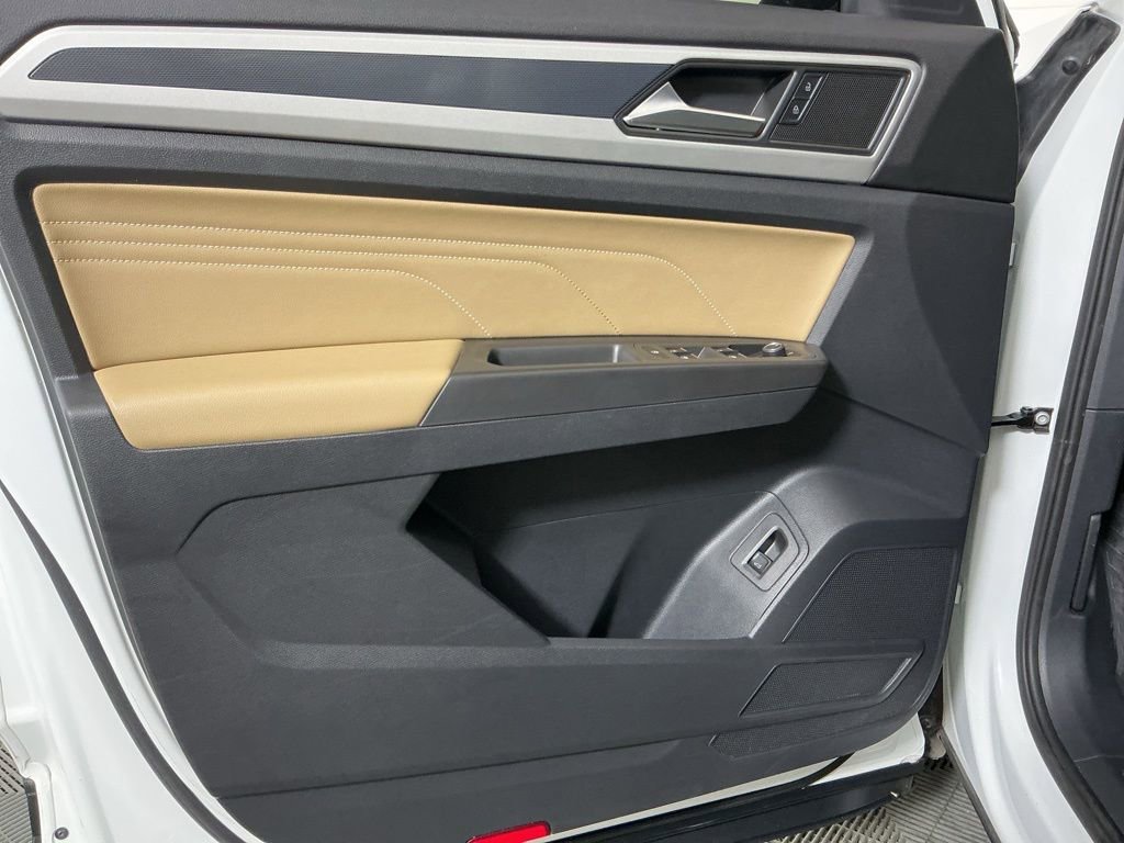 Used 2023 Volkswagen Atlas Cross Sport SE image 19