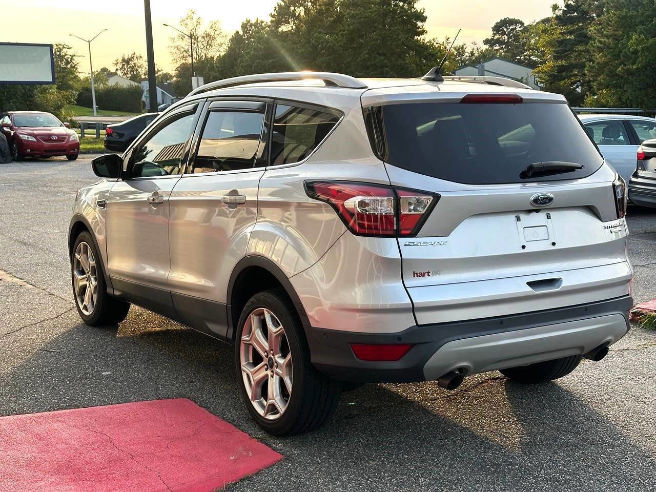 Used 2018 Ford Escape Titanium image 7