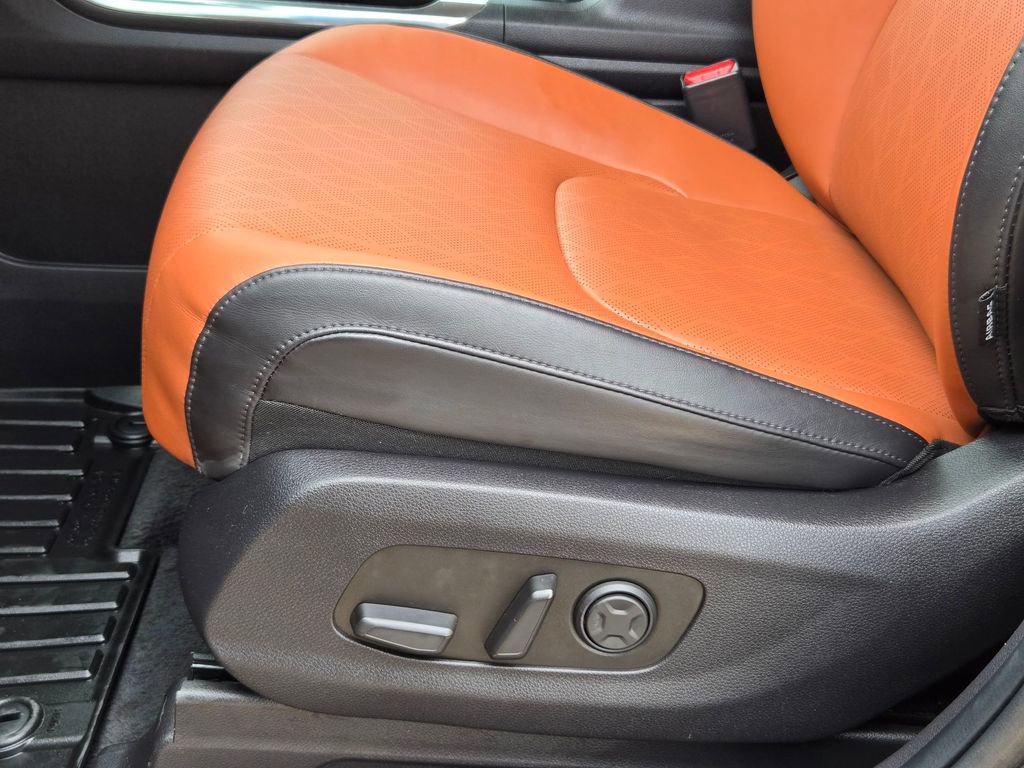 Used 2023 Kia Carnival SX image 13