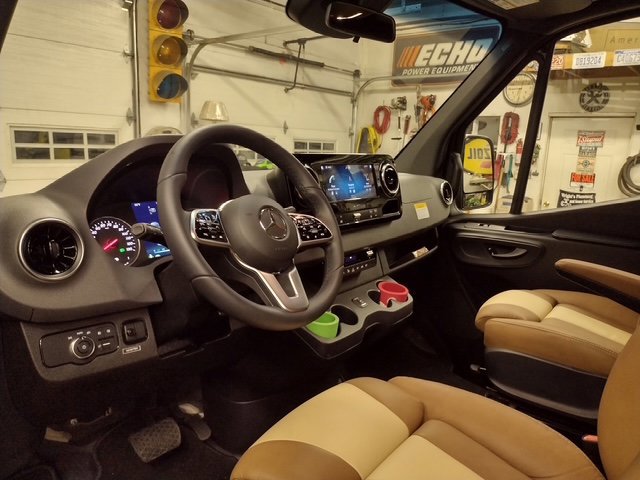 Used 2022 Mercedes-Benz Sprinter 3500 image 4