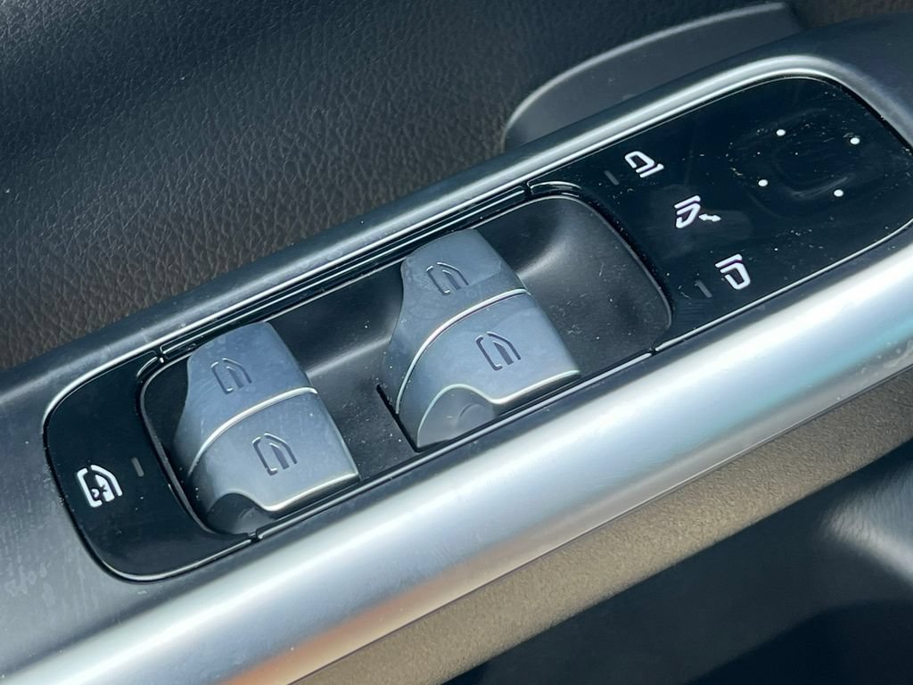 New 2026 Mercedes-Benz C 300 4MATIC Sedan image 16