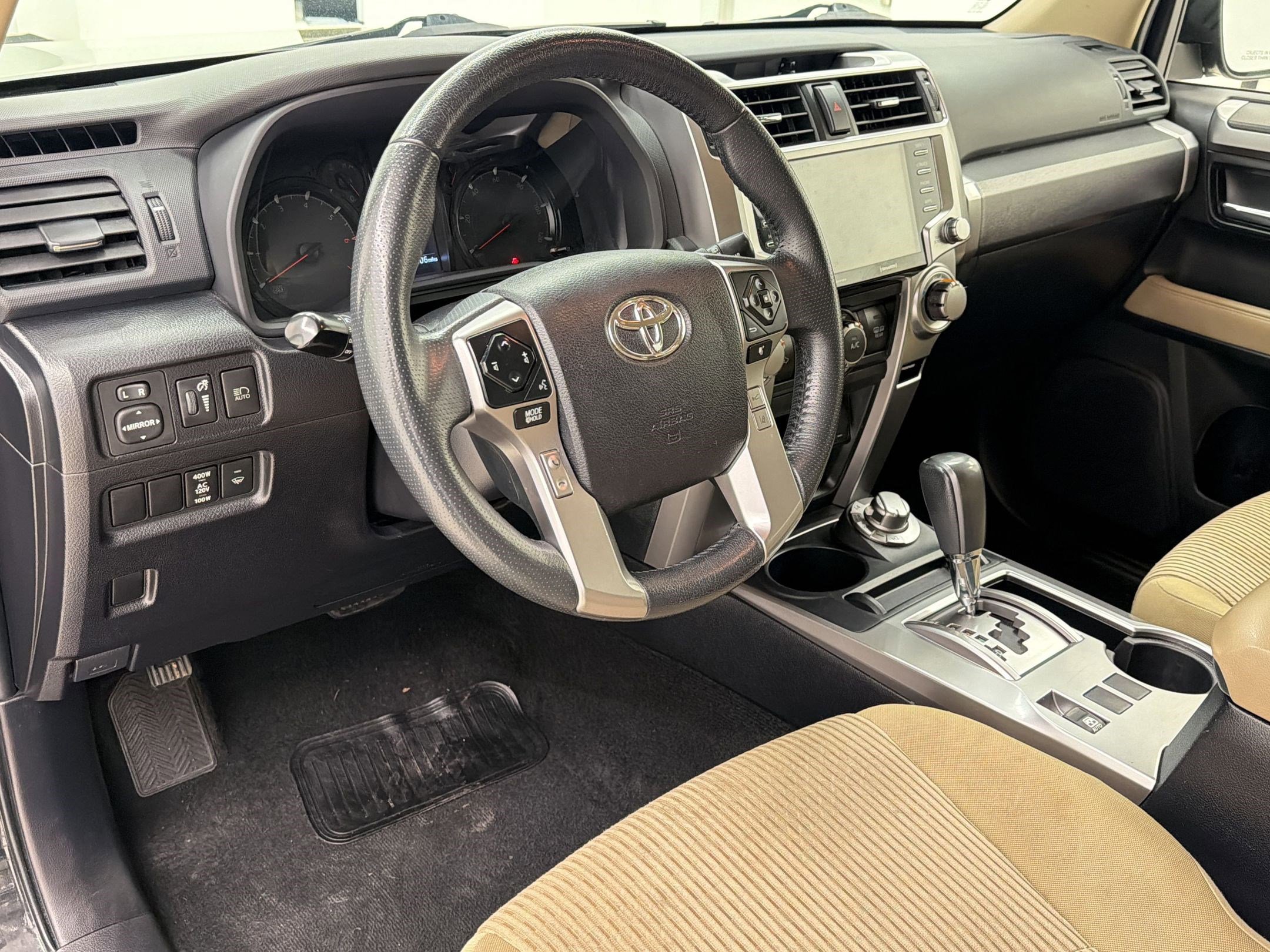 Used 2022 Toyota 4Runner SR5 AWD/4WD image 4