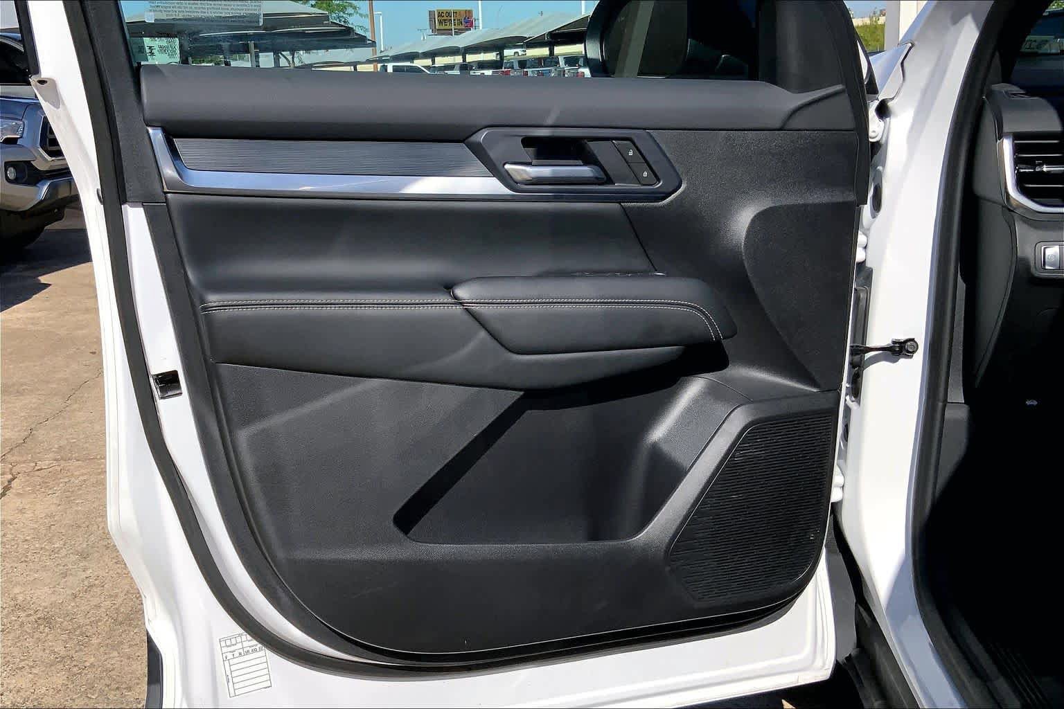 Used 2025 GMC Terrain Elevation AWD/4WD image 21