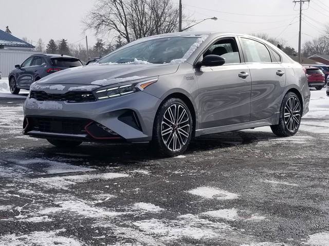 Used 2023 Kia Forte GT image 3
