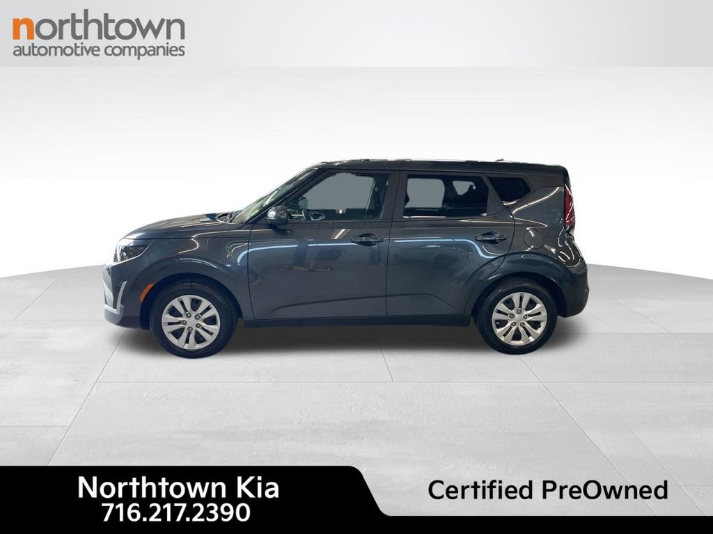 Certified 2023 Kia Soul LX FWD image 3