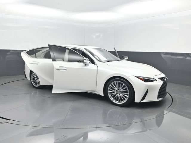 Used 2022 Lexus IS 300 w/ Premium Package RWD image 37