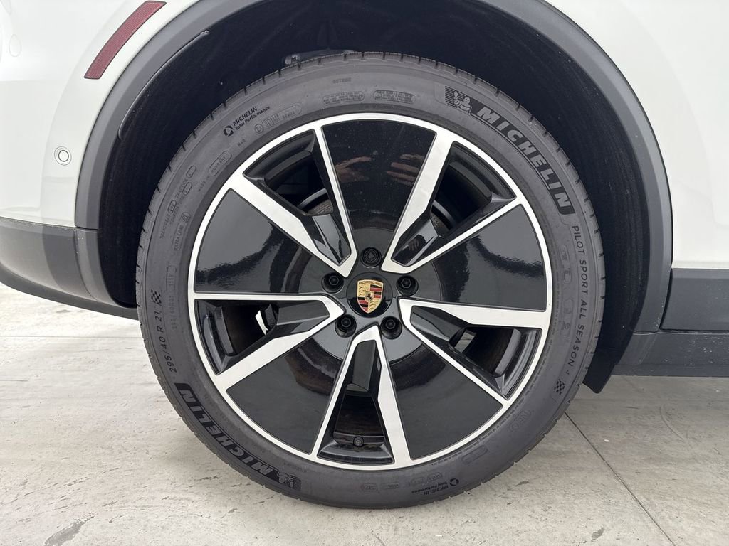 Used 2025 Porsche Macan Electric RWD image 16