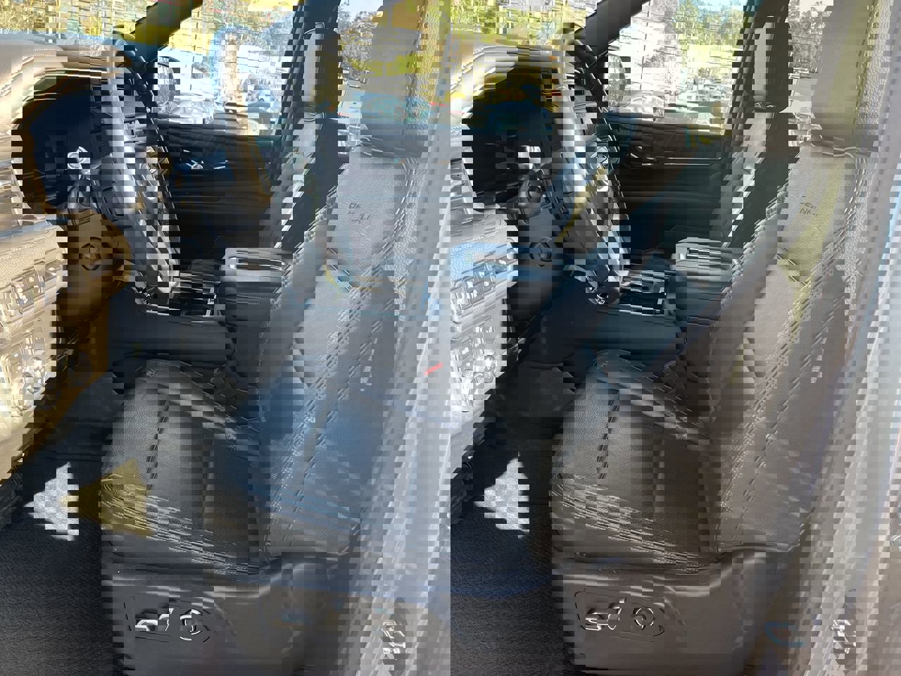 Used 2023 GMC Yukon Denali image 14