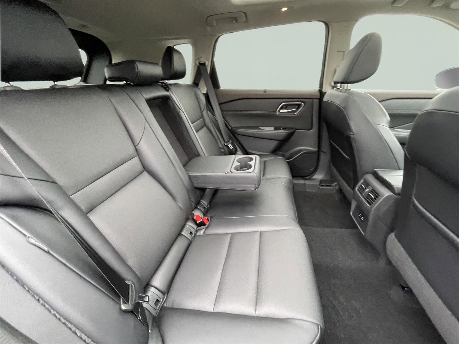 Used 2021 Nissan Rogue SV w/ Premium Package image 20