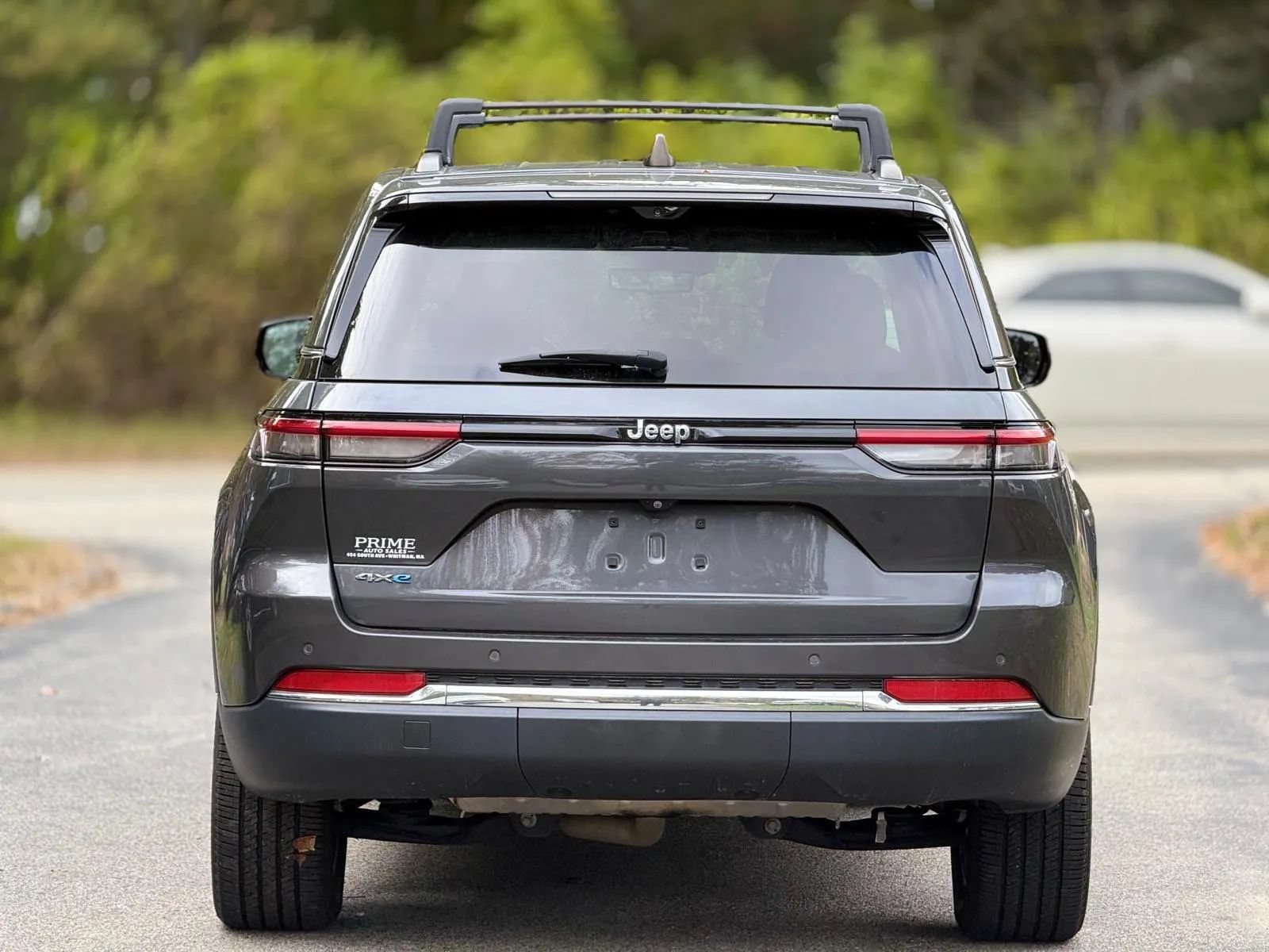 Used 2022 Jeep Grand Cherokee Limited 4xe w/ Luxury Tech Group II AWD/4WD image 5